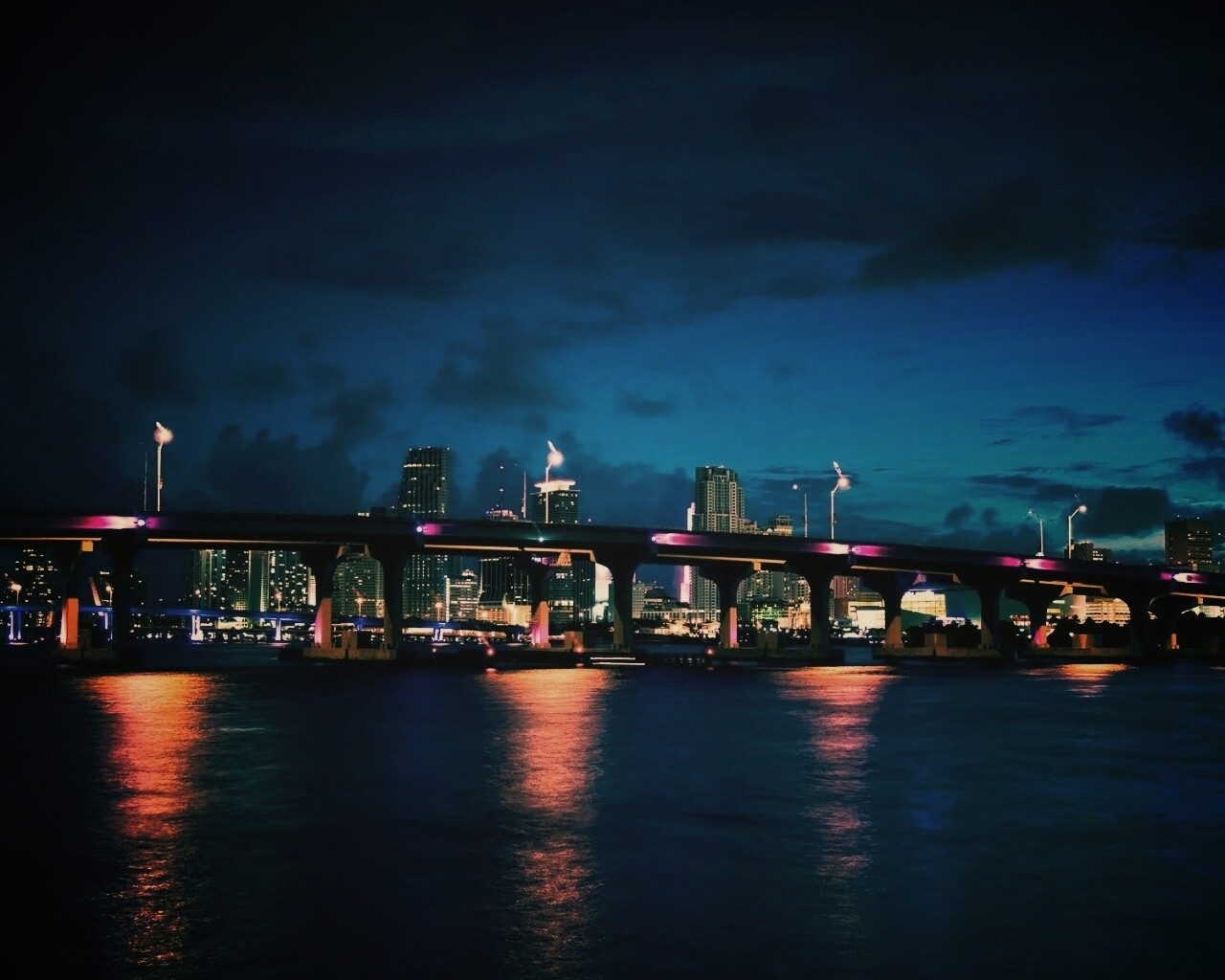 Подсветка обои