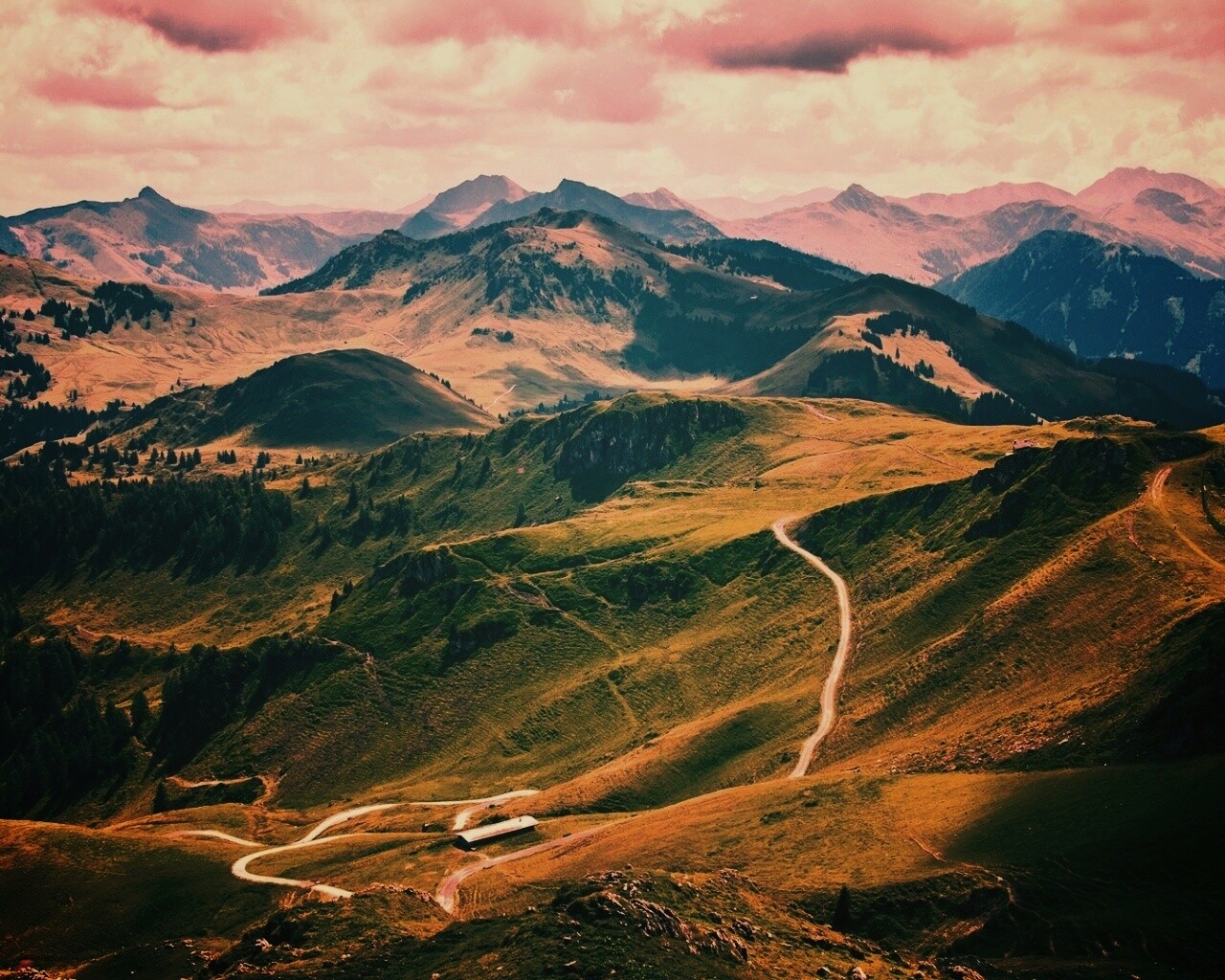 Извилистая горная дорога обои