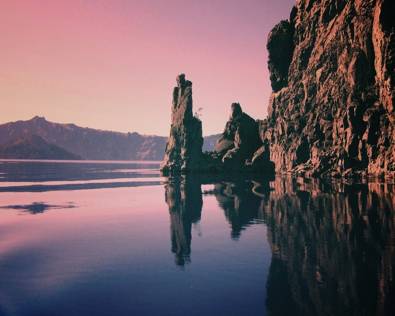 Скалистый берег обои