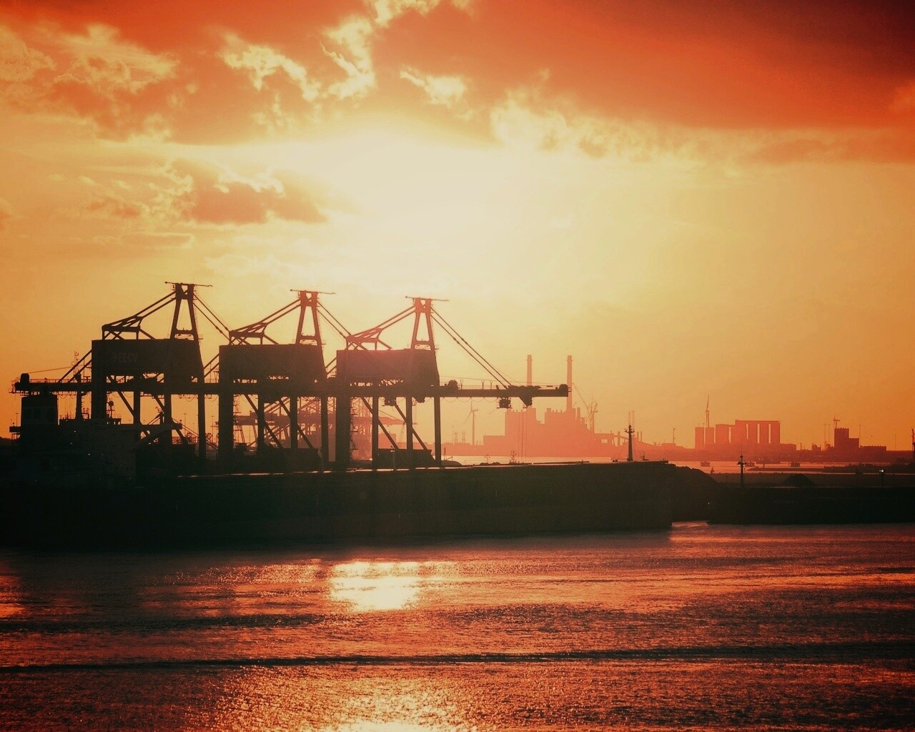 Грузовой порт обои