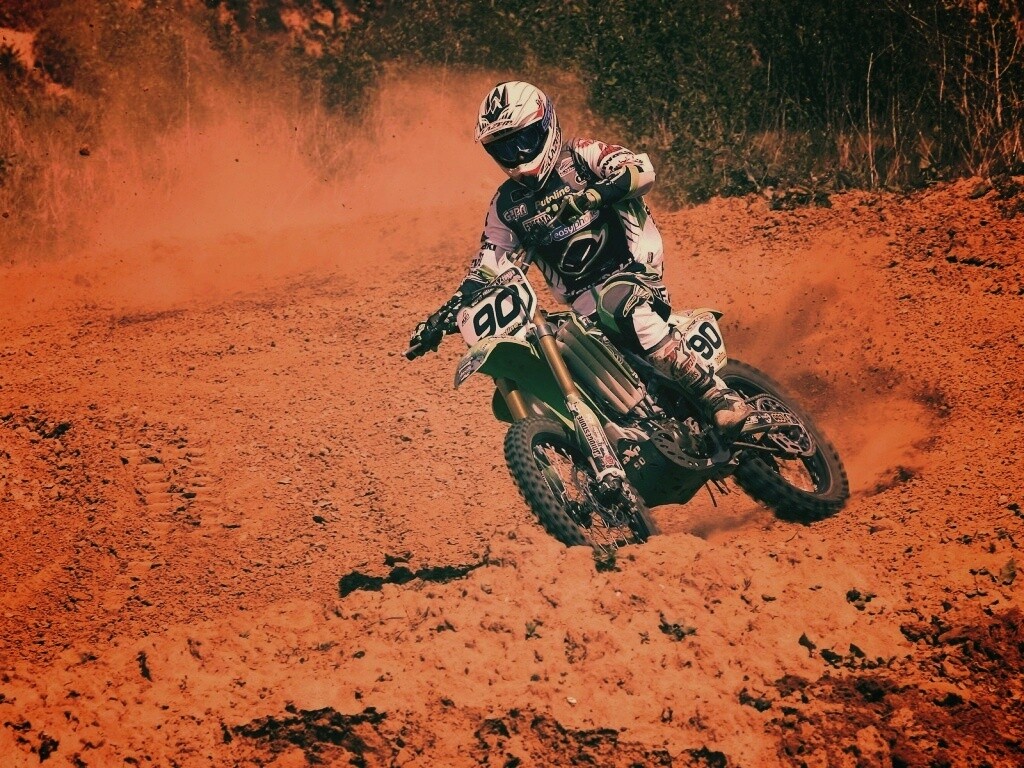 На мототреке обои