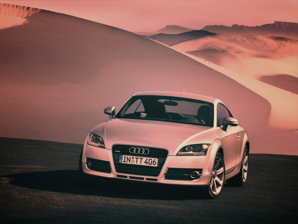 Audi TT на фоне снега обои