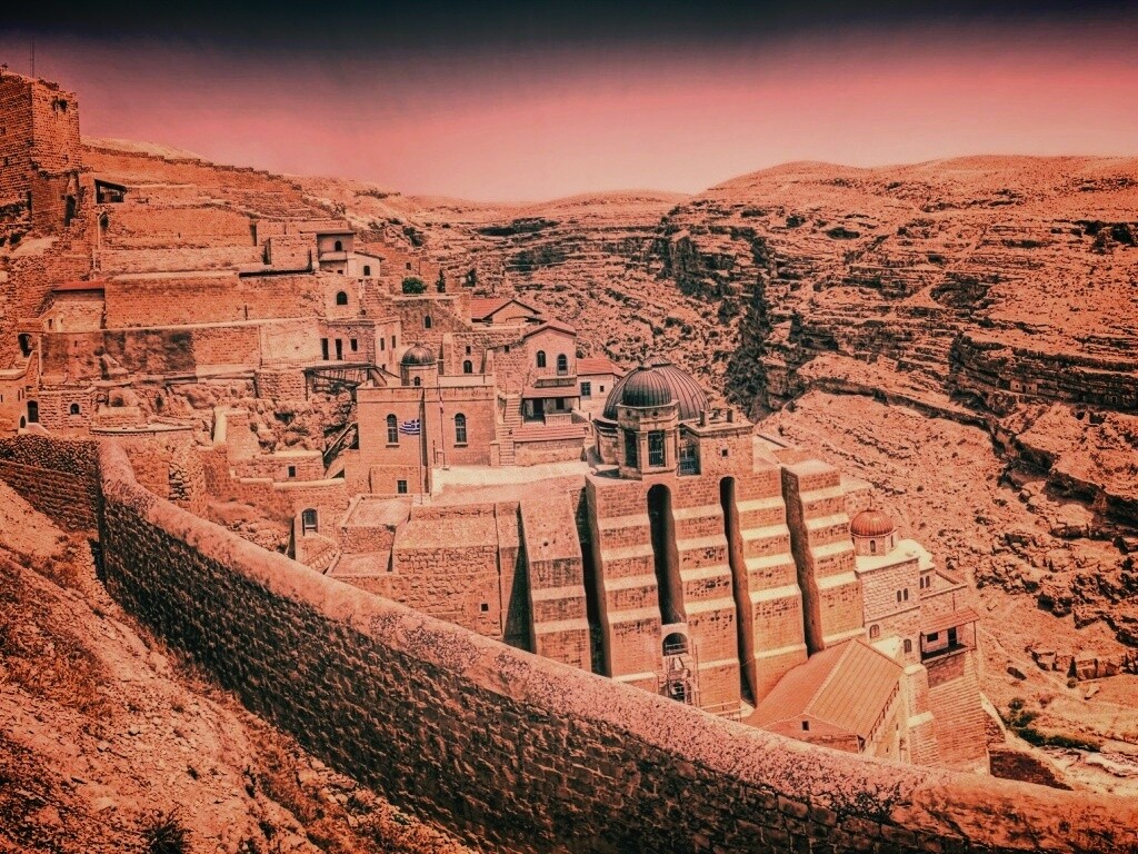 Город среди скал обои