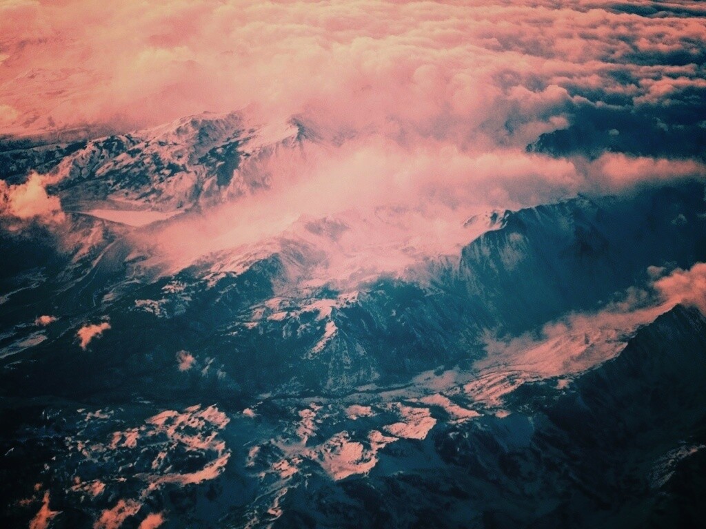 Облака в горах обои