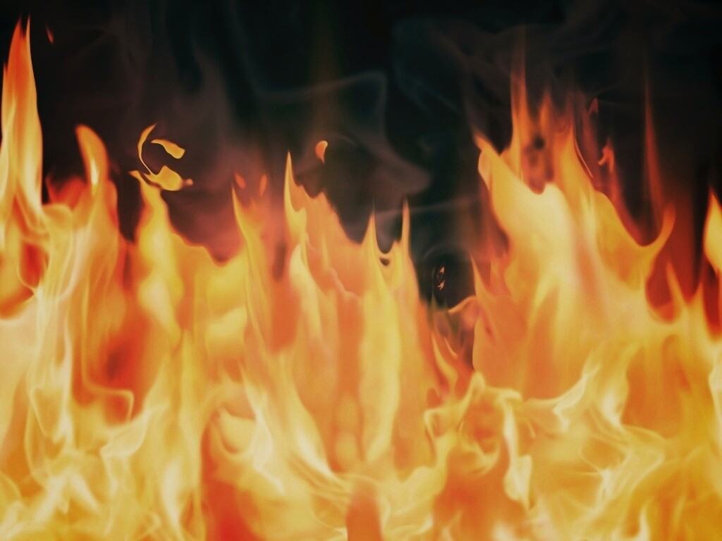 Желтое пламя обои