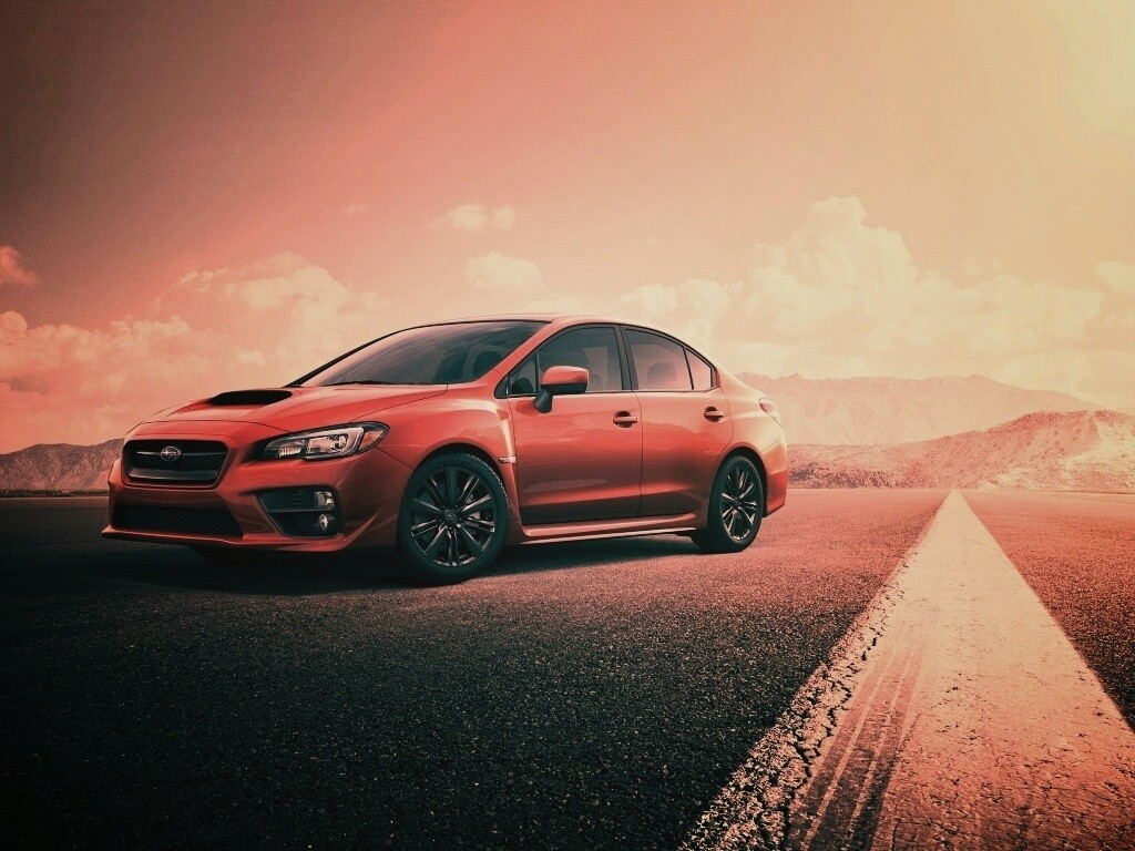 Subaru WRX на пустынной трассе обои