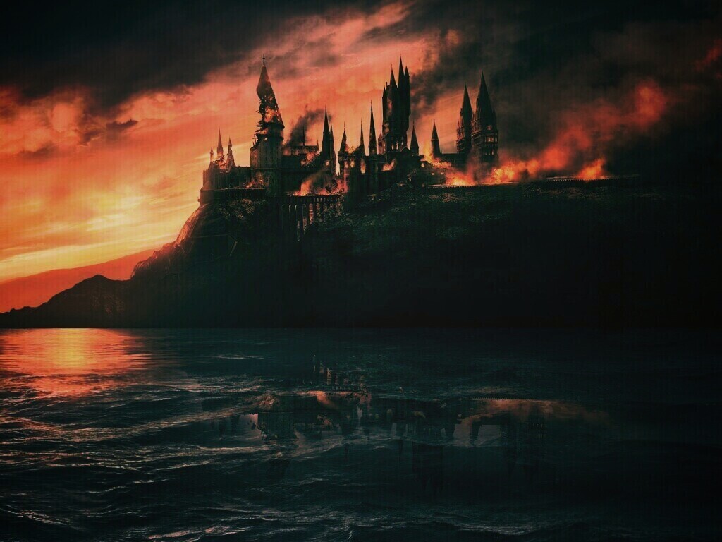 Хогвартс охваченный пламенем обои