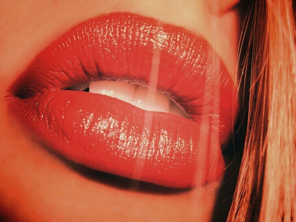 Сочные губы обои