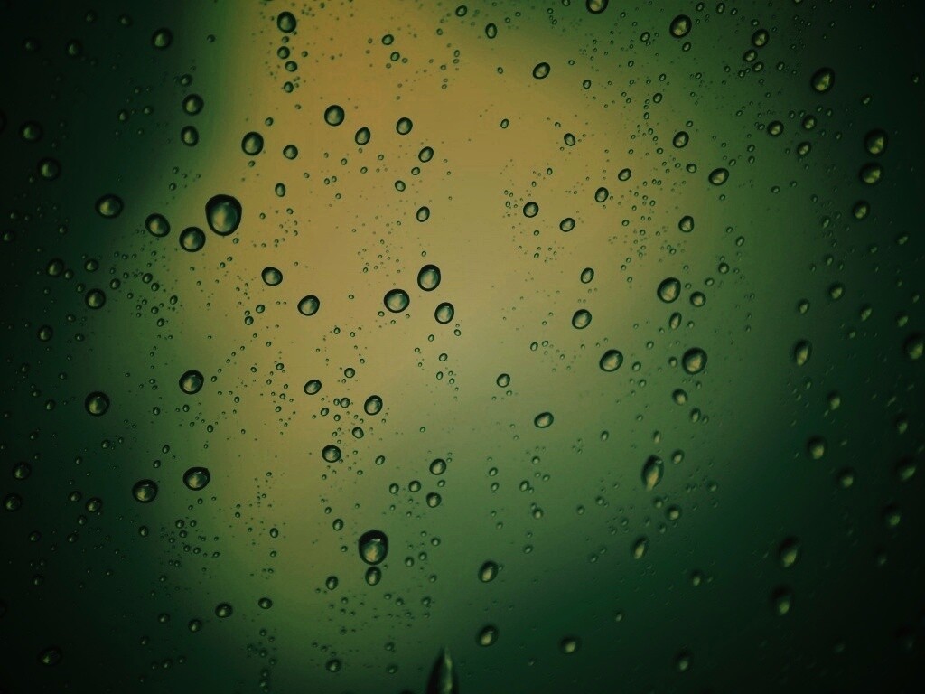 Обои капель дождя на стекле обои