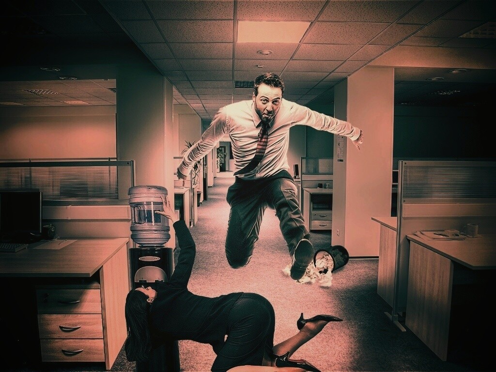 Ещё один день в офисе обои