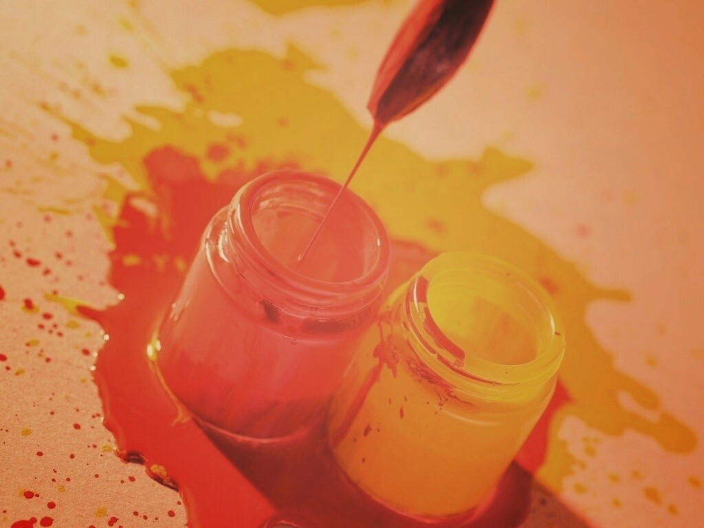 Баночки с краской обои