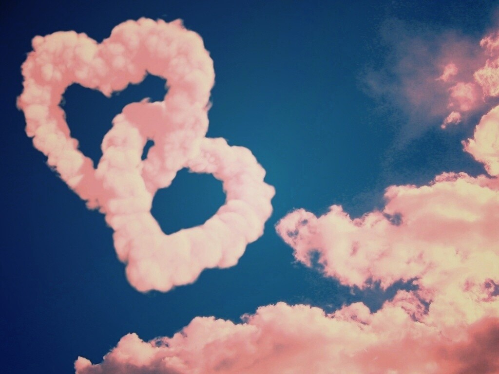 Облака в виде сердца обои