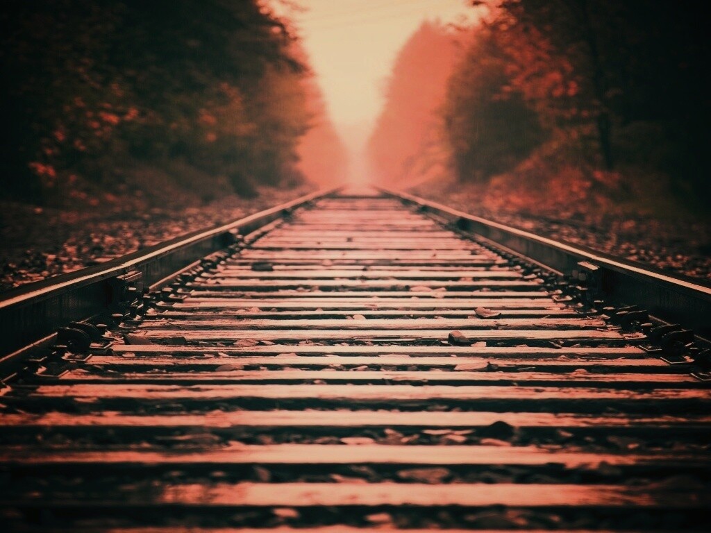 Железная дорога после дождя обои