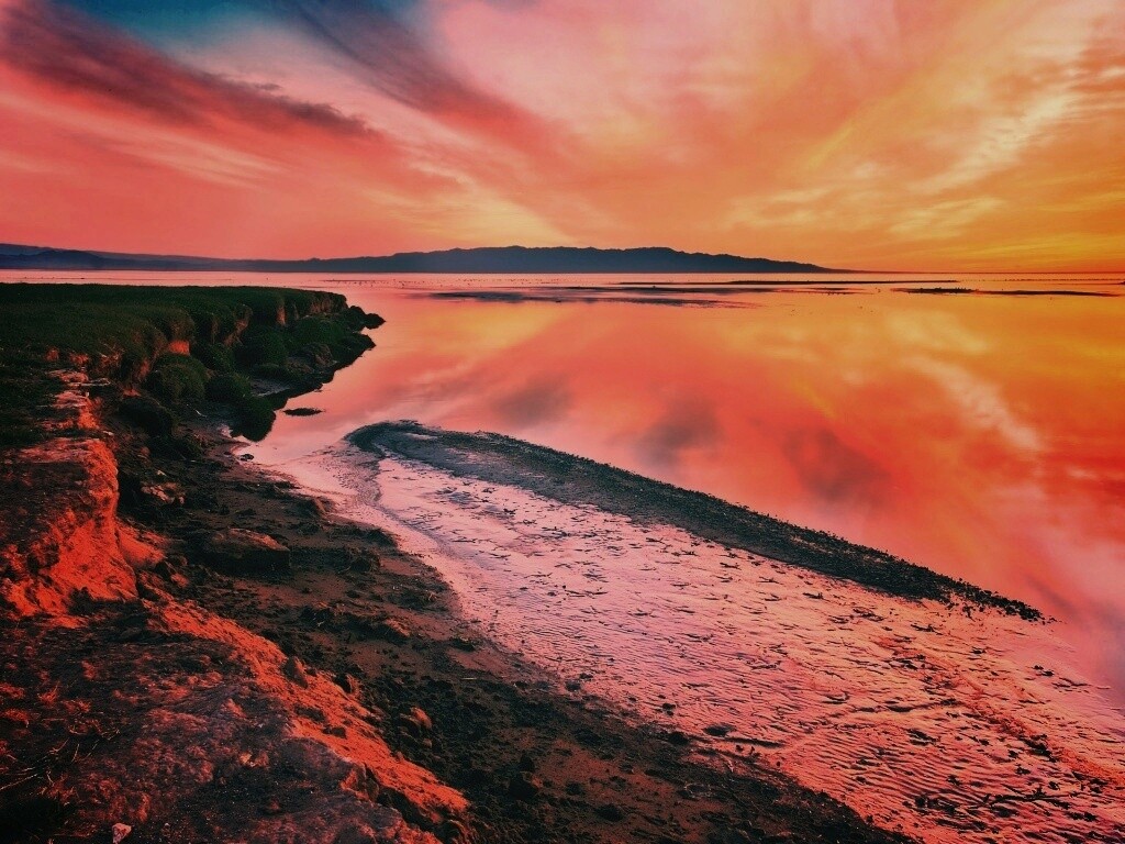 Озеро на закате обои