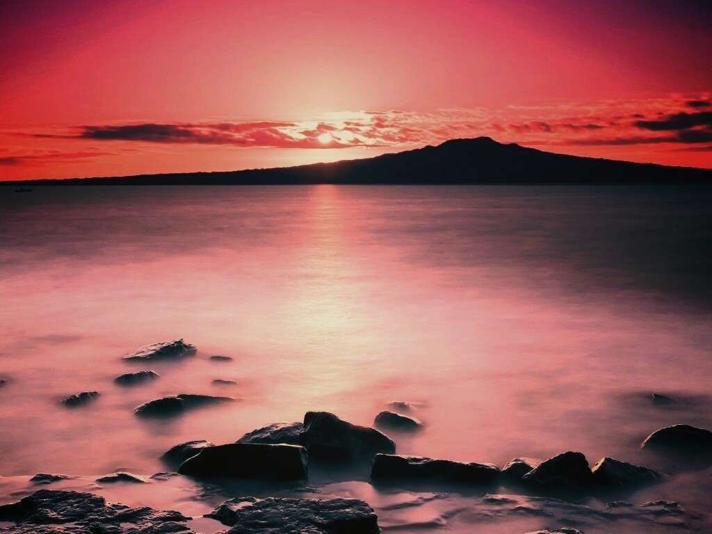 Восход над озером обои