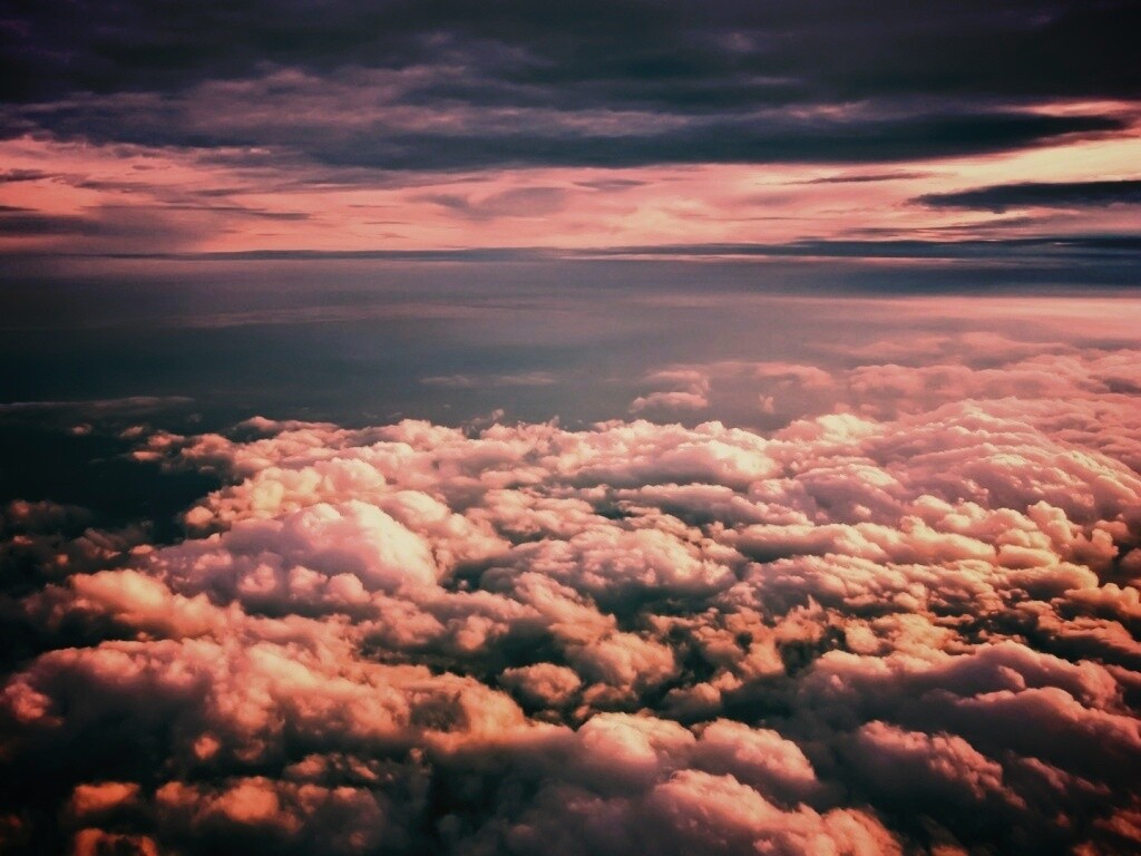 Полет над облаками обои