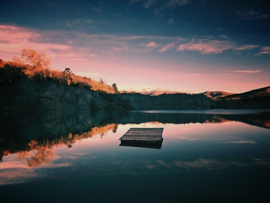 Уединенное озеро обои