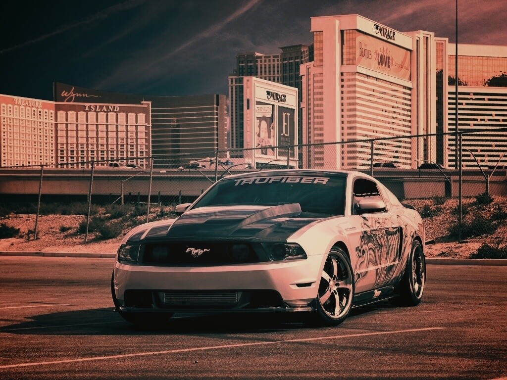 Тюнингованный Форд Мустанг обои