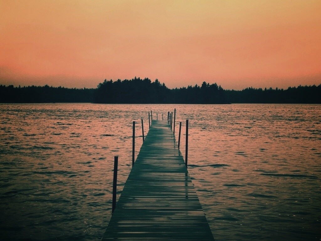 Причал на озере обои