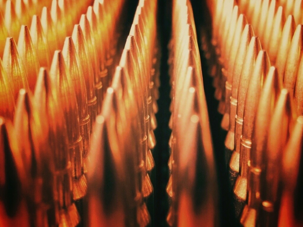 Стройные ряды патронов обои