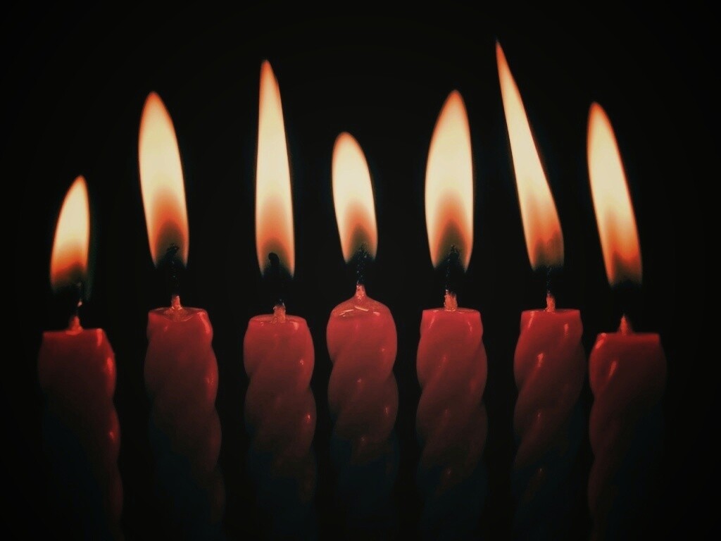 Красные свечи обои