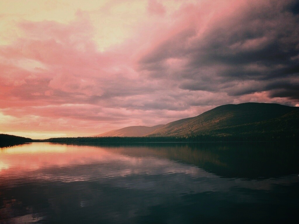 Вид на озеро обои