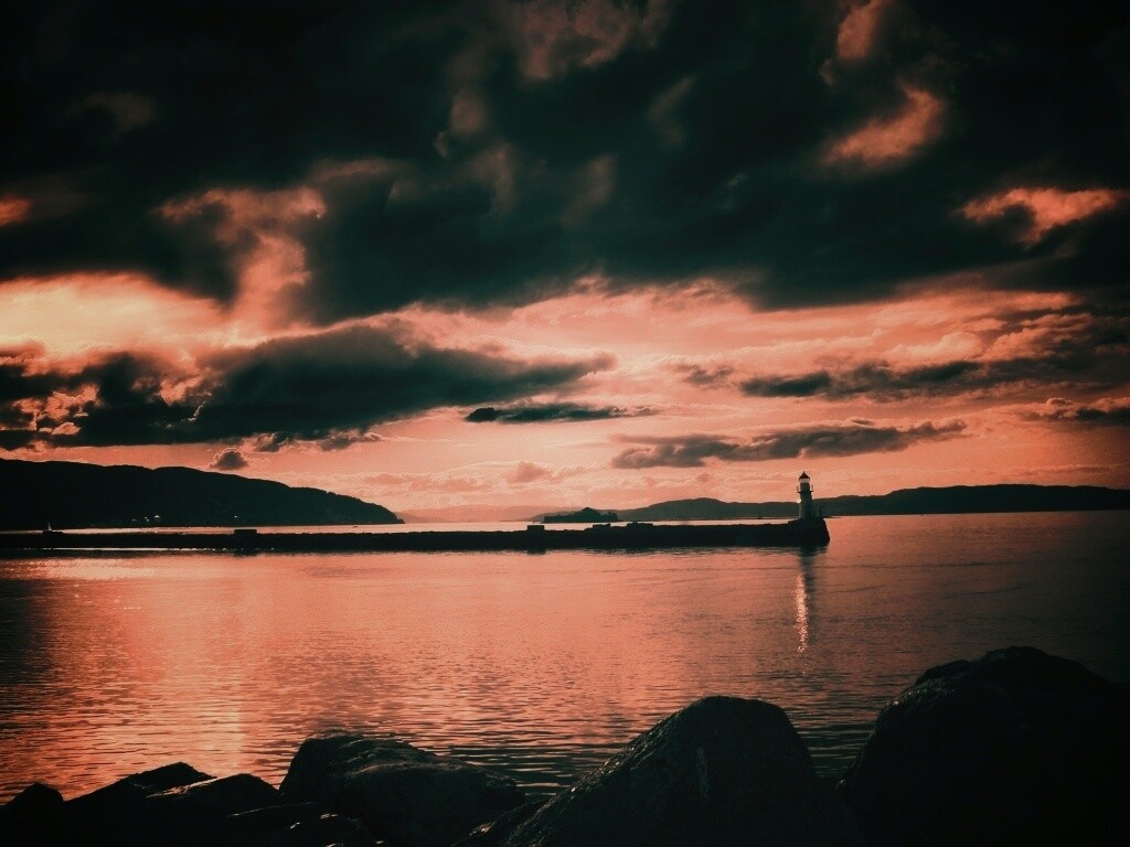 Маяк в далеке обои