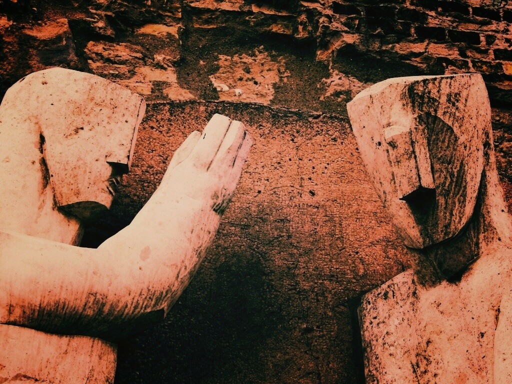 Берлинские каменные скульптуры обои