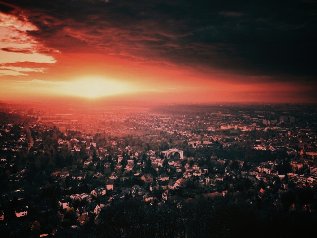 Закат над городом обои