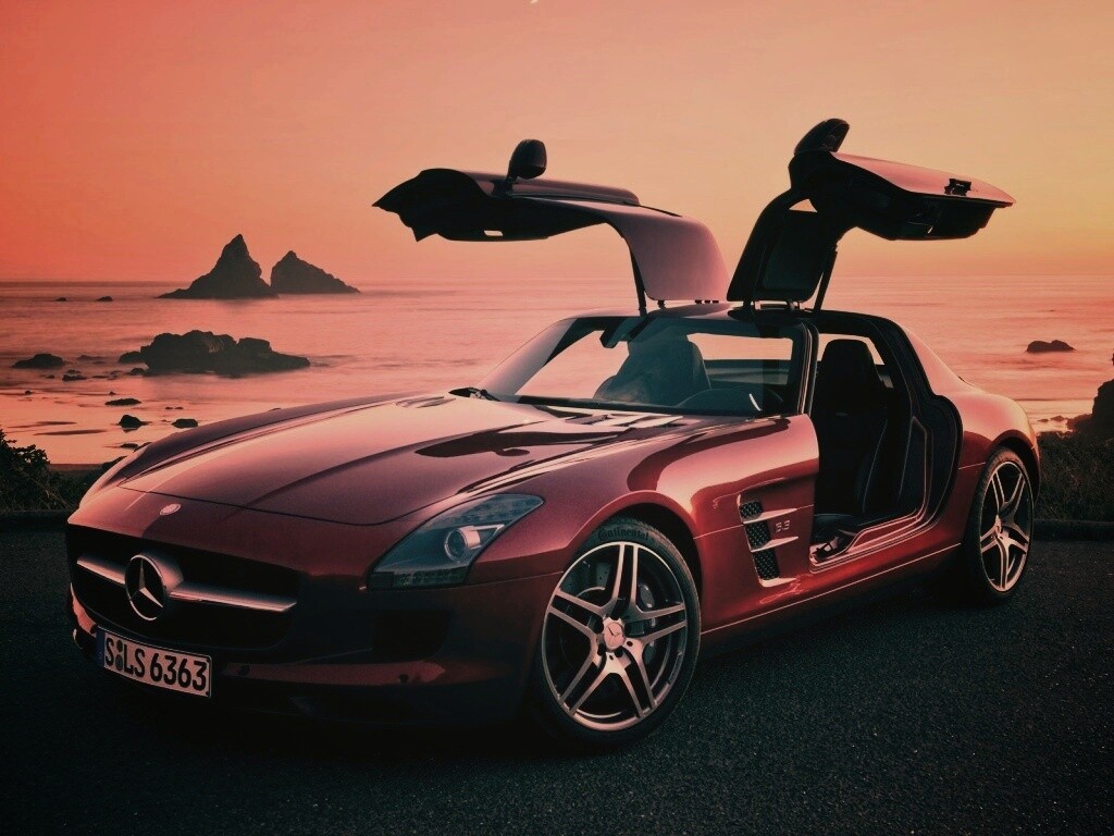 Мерседес на побережье обои