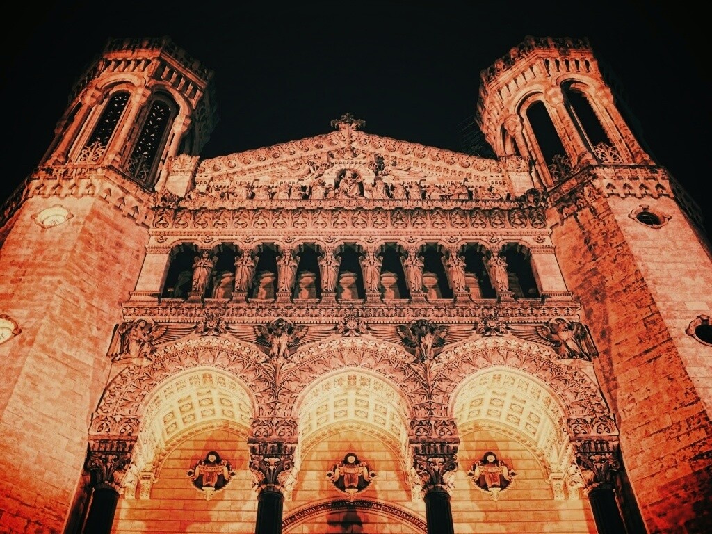 Базилика Нотр-Дам-де-Фурвьер обои