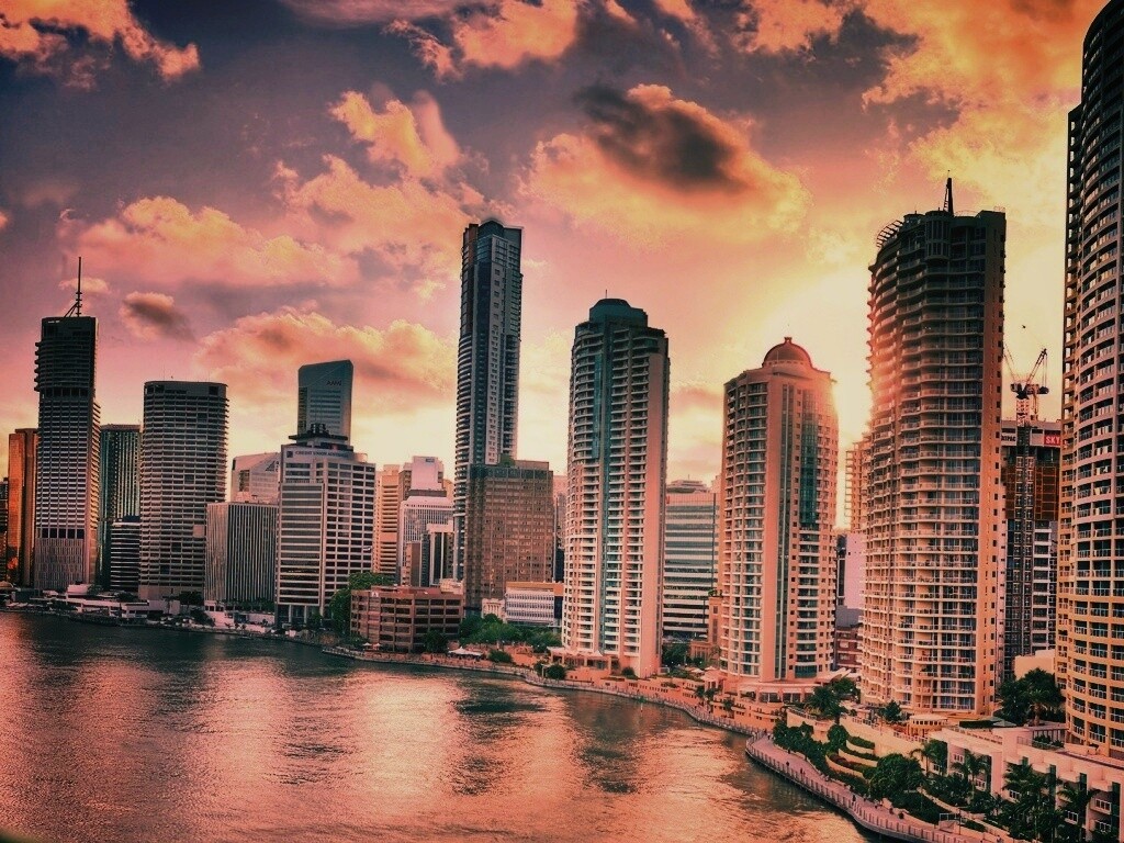 Город на берегу обои