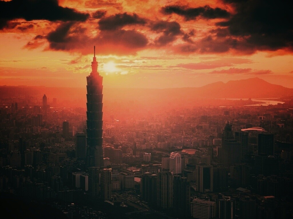 Башня на закате обои