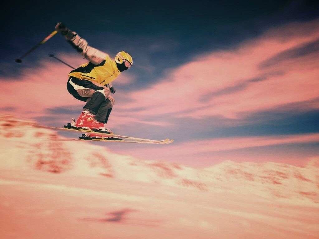 Лыжник в прыжке обои