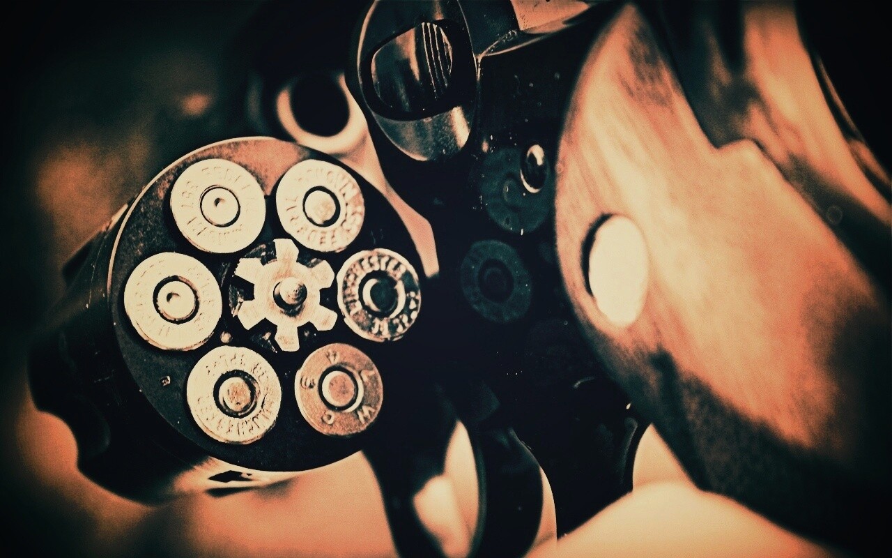 Револьвер обои