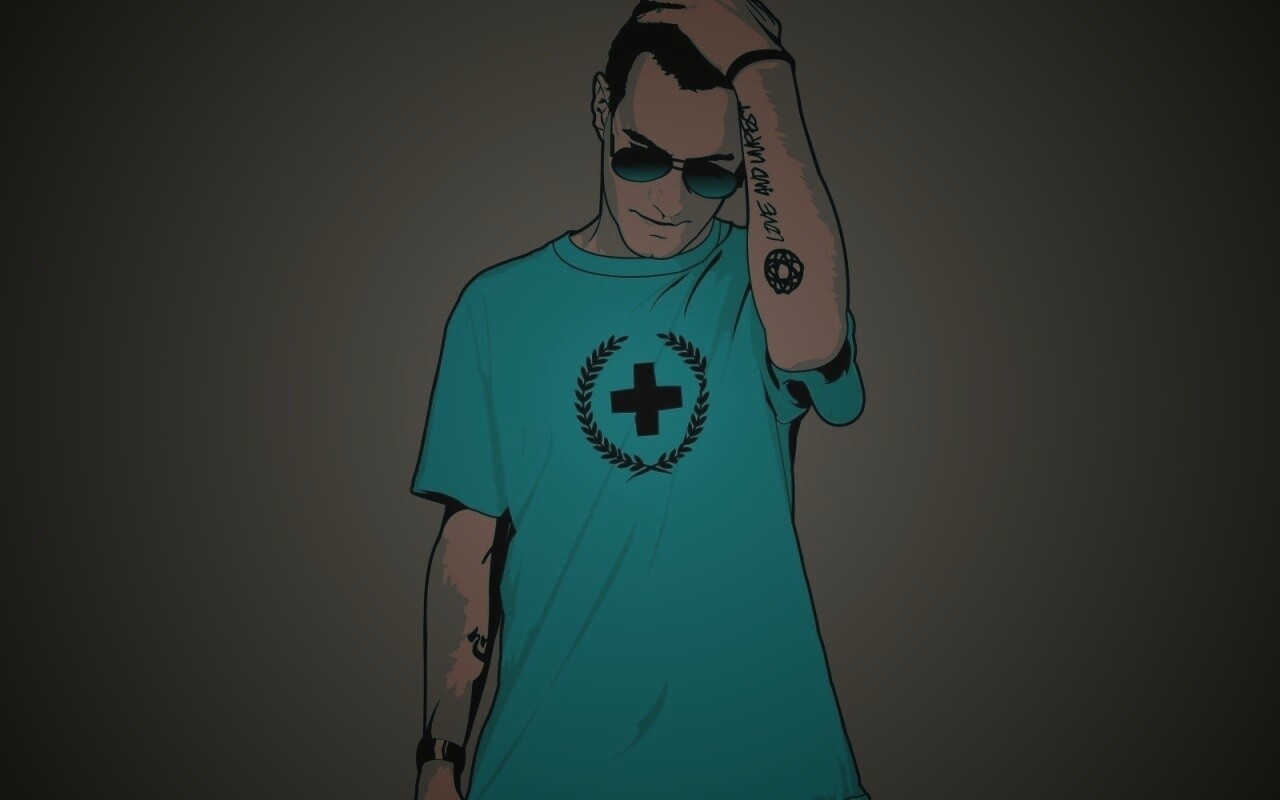 Парень в голубой футболке обои