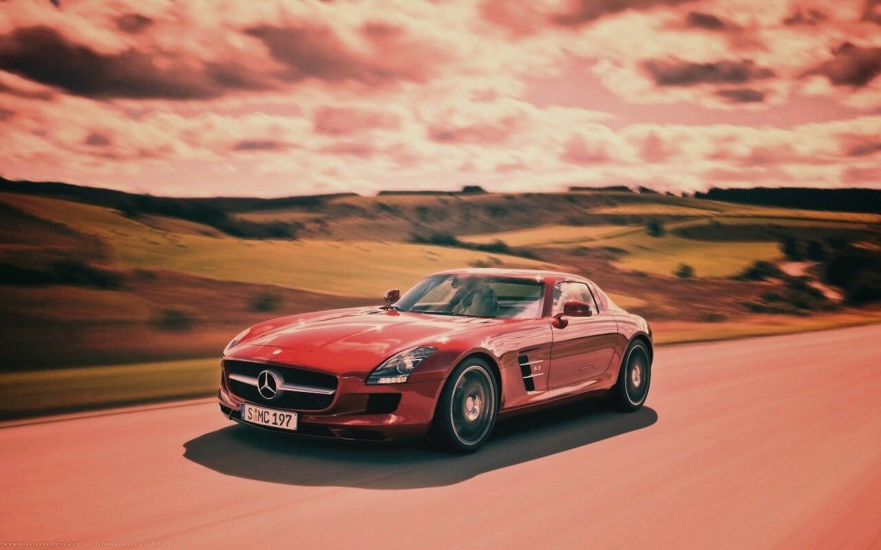 Красный спортивный мерседес обои