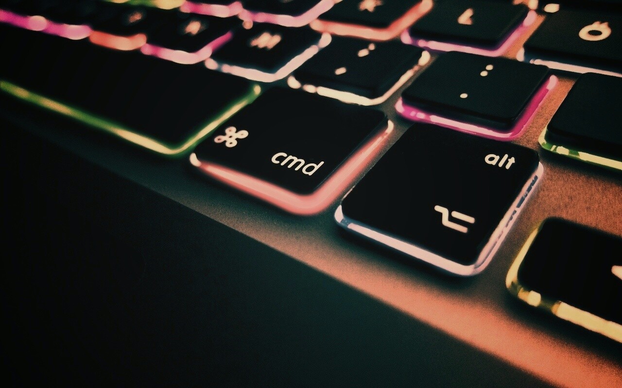 Разноцветная клава макбука обои