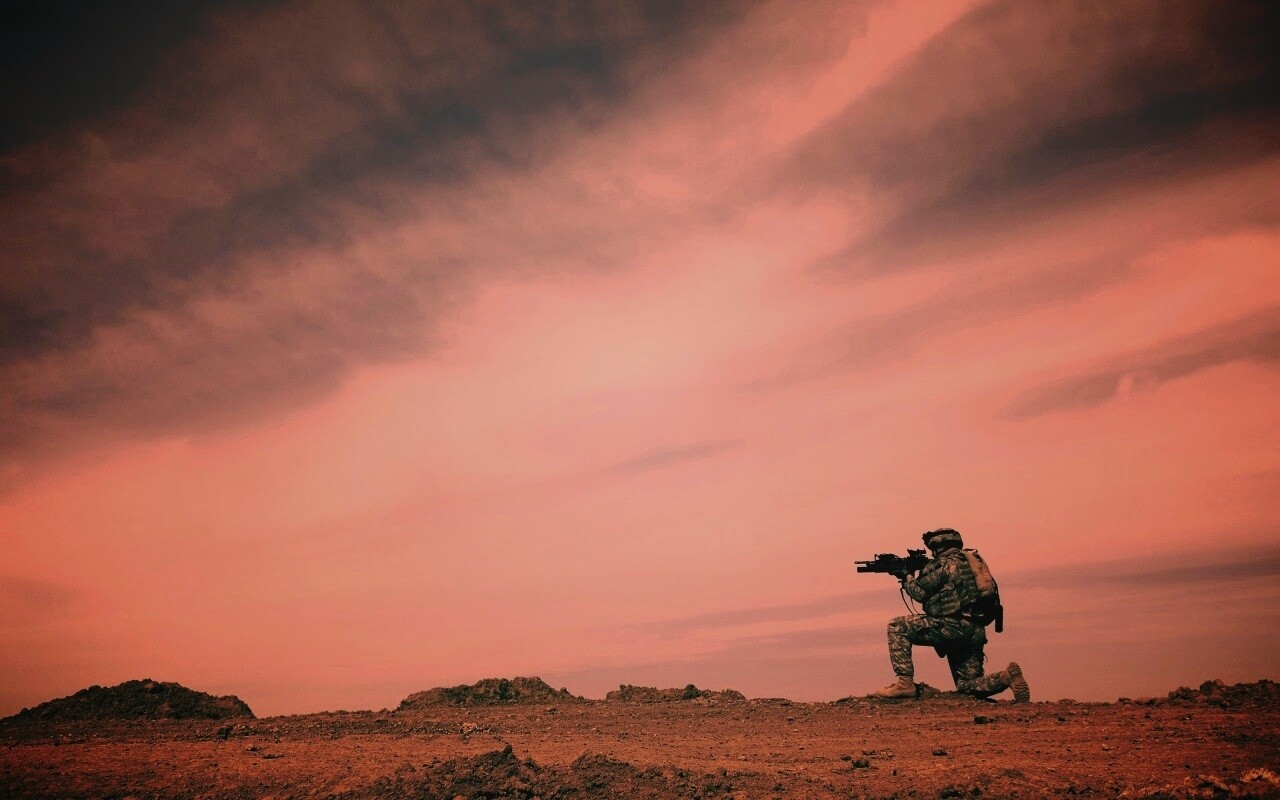 Стрельба с колена обои