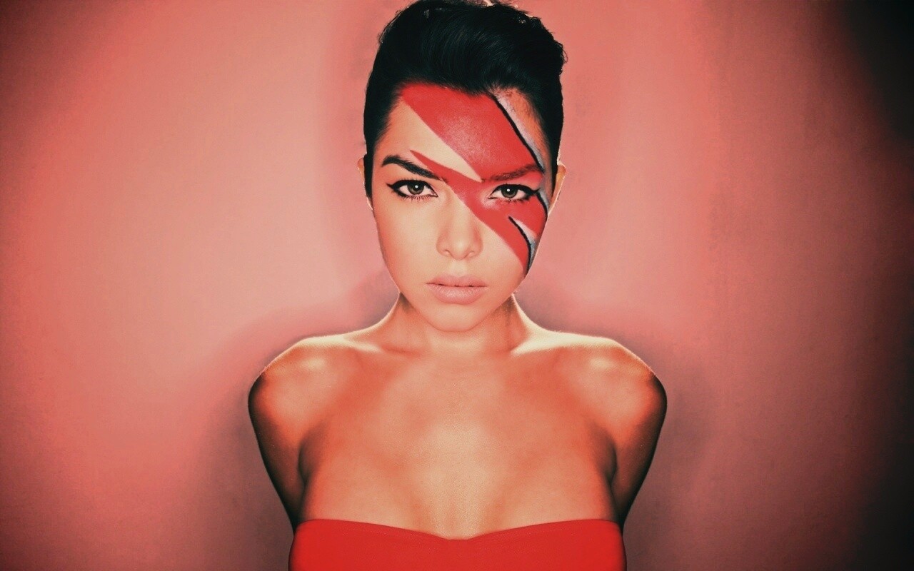 Огненная модель обои