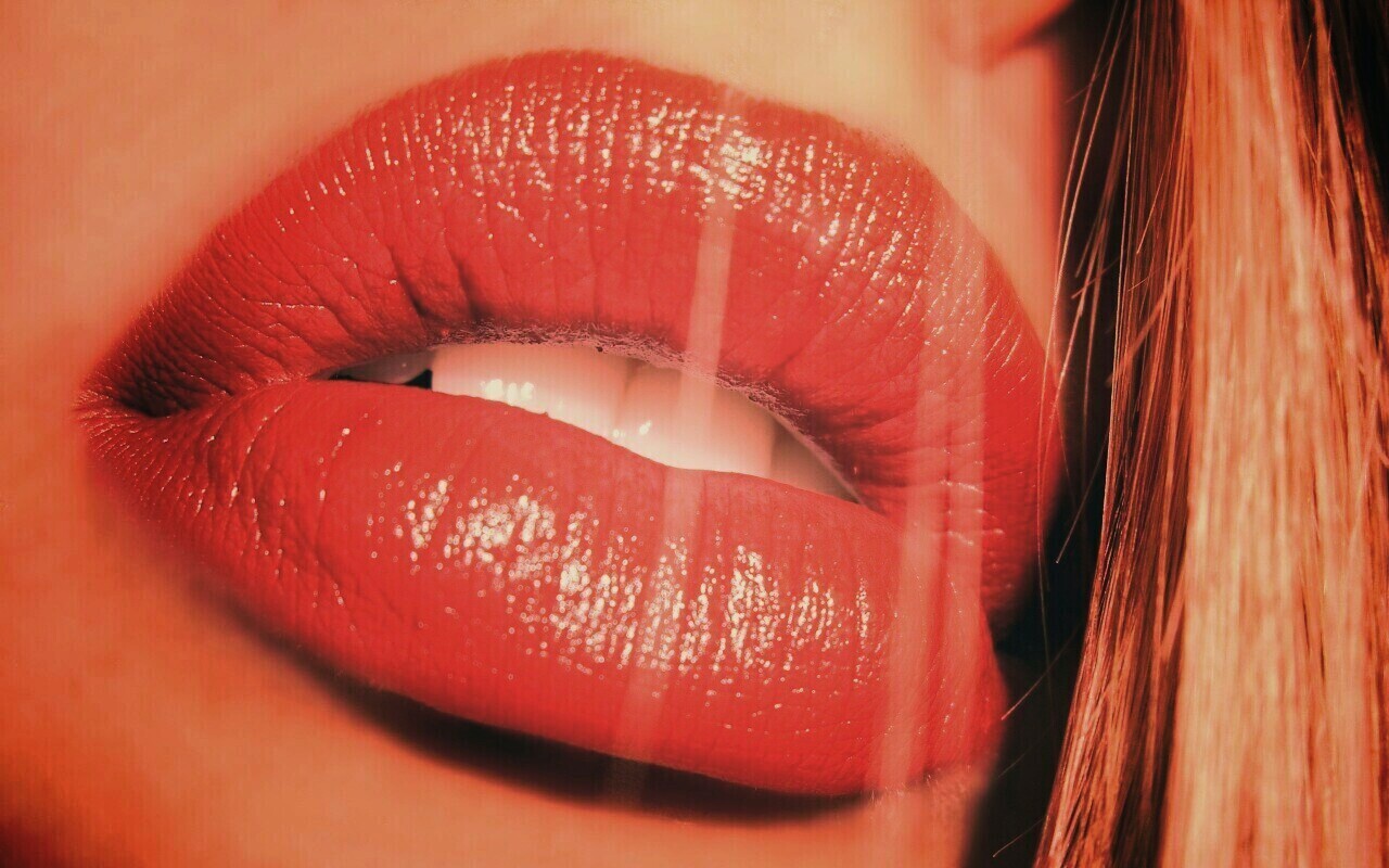 Сочные губы обои