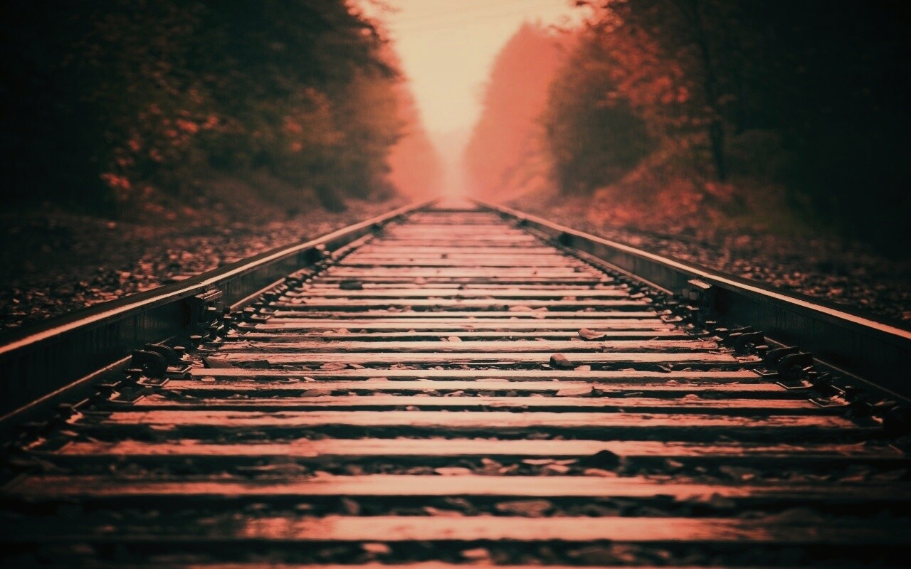 Железная дорога после дождя обои