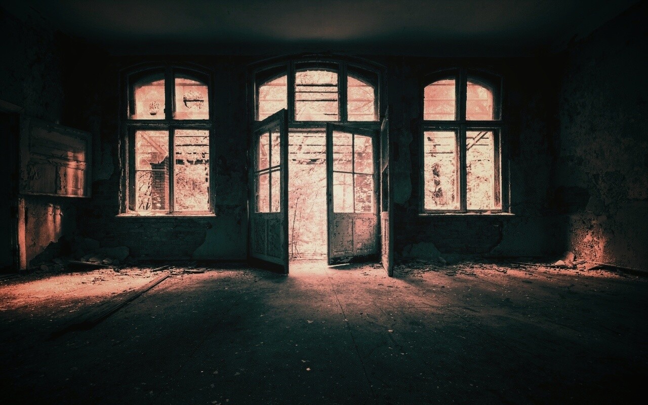Комната в заброшенном здании обои