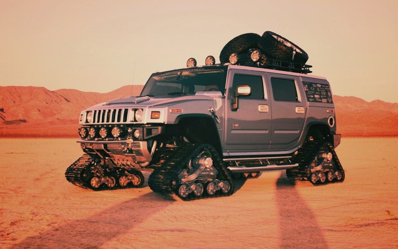 Hammer на гусеницах обои