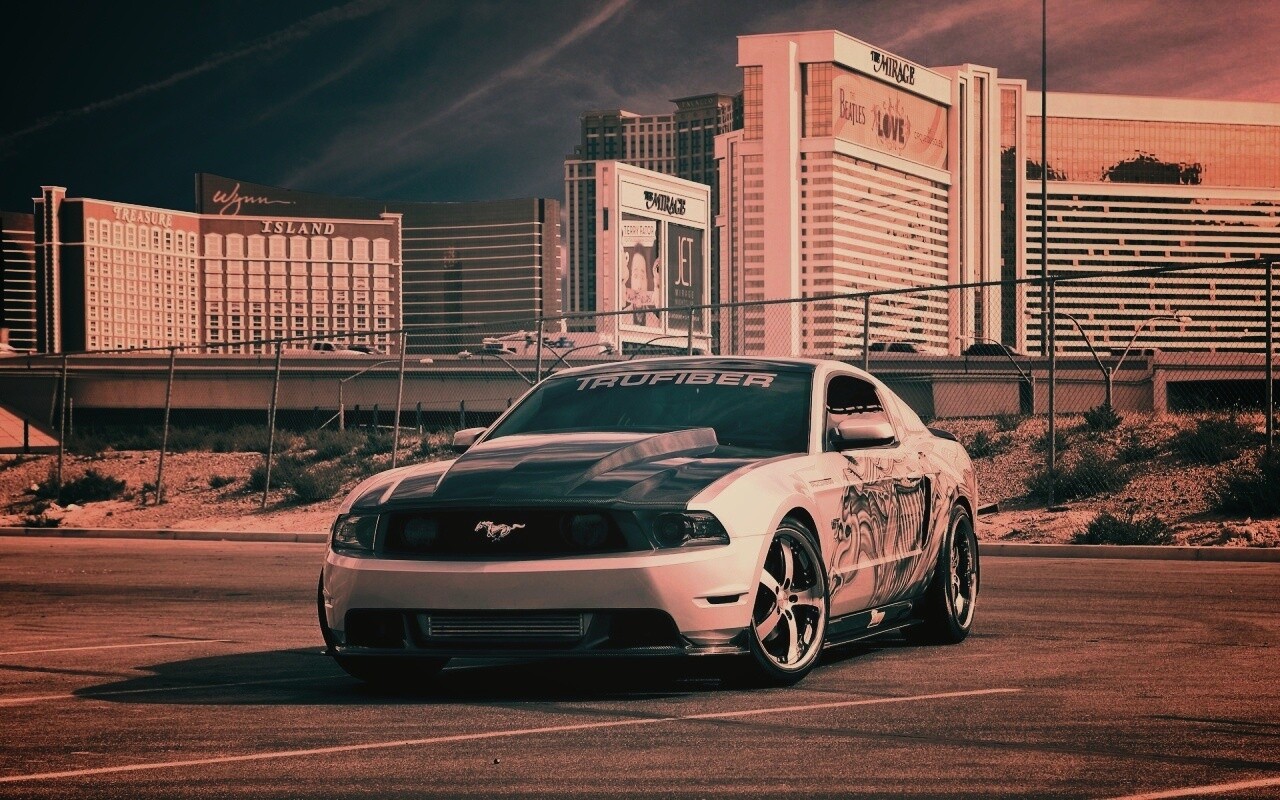 Тюнингованный Форд Мустанг обои