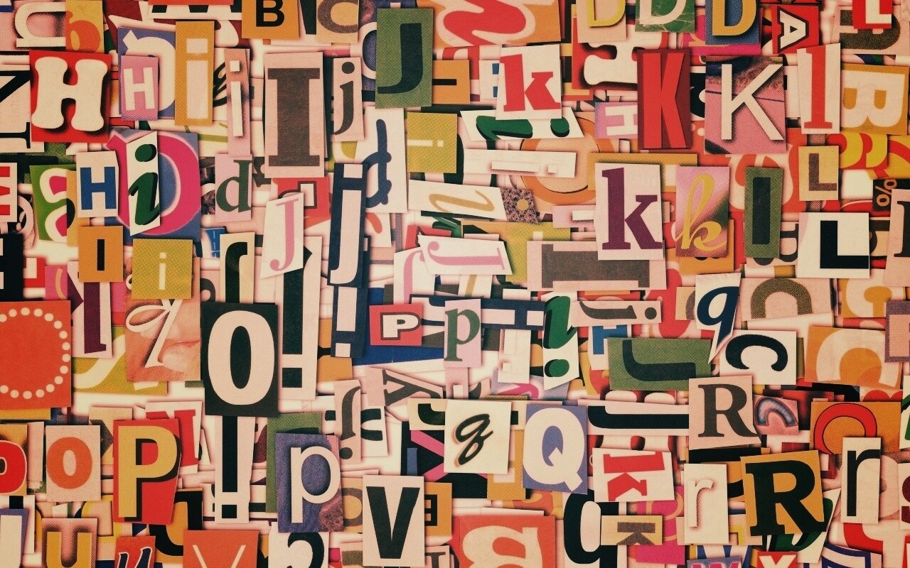 Буквы вырезанные из журналов обои
