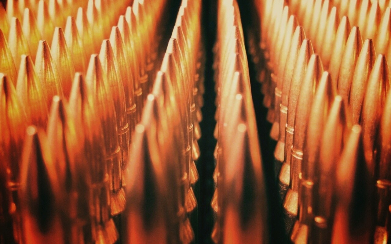 Стройные ряды патронов обои