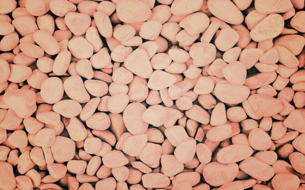 Крупная белая галька обои