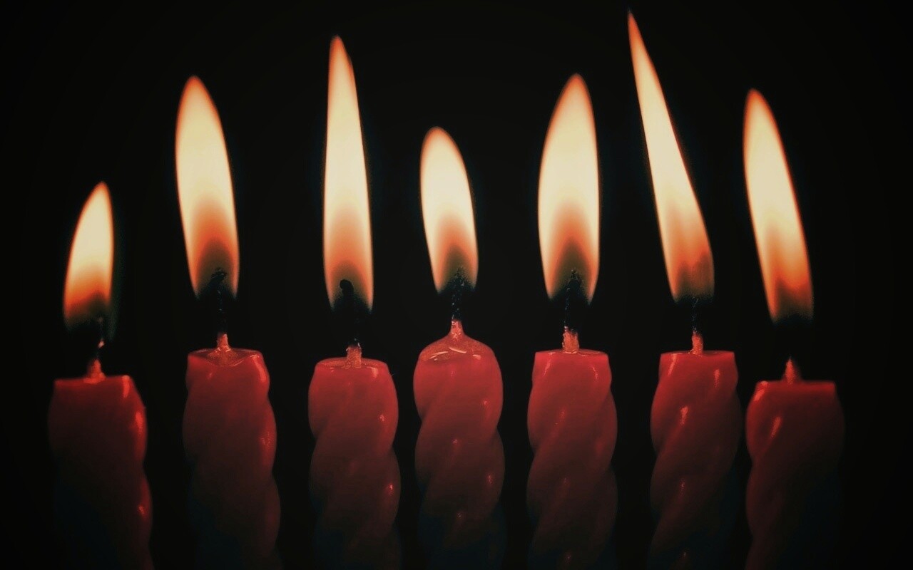 Красные свечи обои