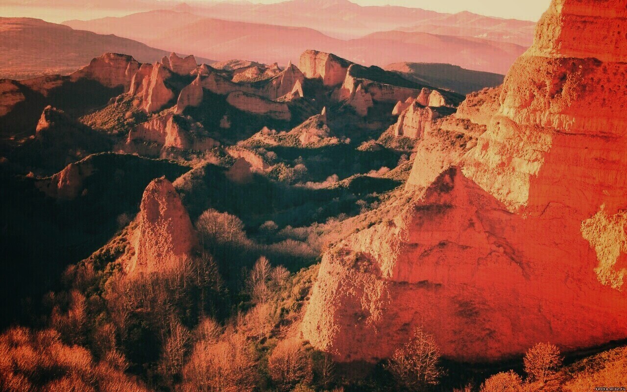 Скалы на рассвете обои